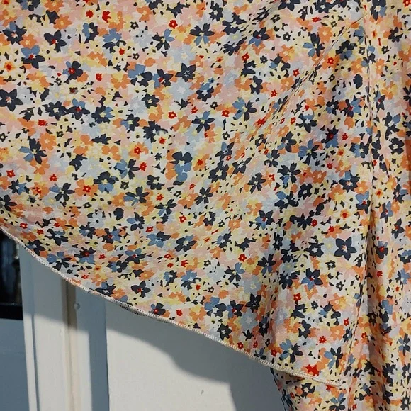 Ladies Blue/Pink Floral Dress with Flutter Sleeves Size 2x - Picture 5 of 11